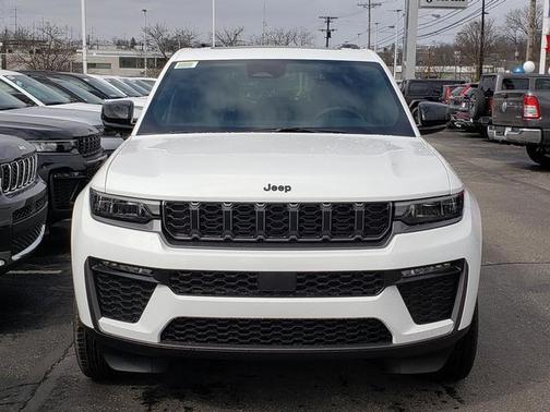 Bright White Clearcoat 2026 Jeep Grand Cherokee Limited