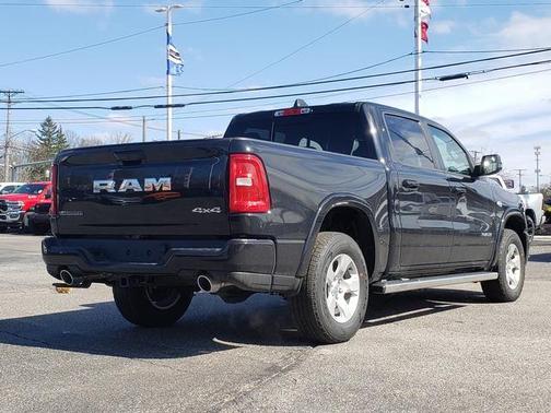 Diamond Black Crystal Pearlcoat 2026 RAM 1500 Big Horn/Lone Star