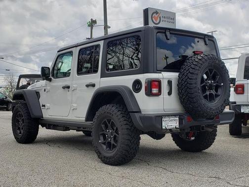 Bright White Clearcoat 2026 Jeep Wrangler Willys
