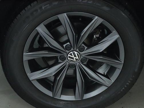 2024 Volkswagen Tiguan 2.0T SE 4MOTION