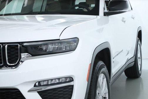 Bright White Clearcoat 2023 Jeep Grand Cherokee Limited