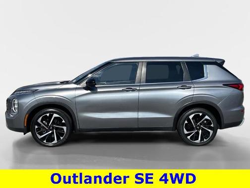 2022 Mitsubishi Outlander SE