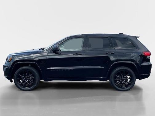 2022 Jeep Grand Cherokee LAREDO