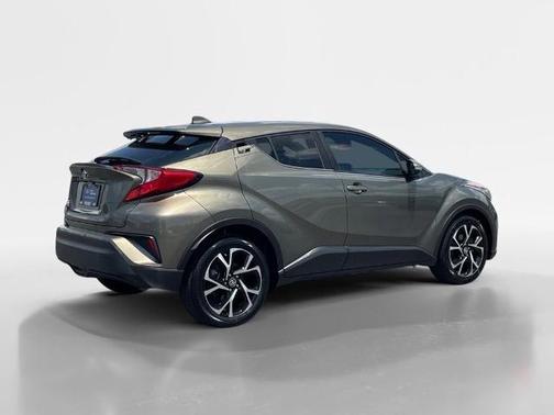 2021 Toyota C-HR XLE