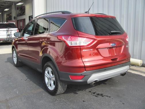 Sunset 2015 Ford Escape SE