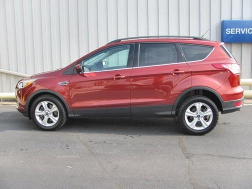 Sunset 2015 Ford Escape SE