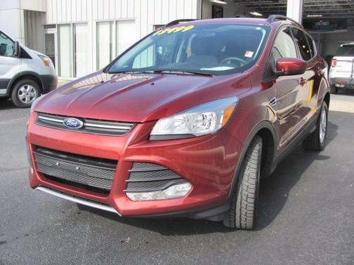 Sunset 2015 Ford Escape SE