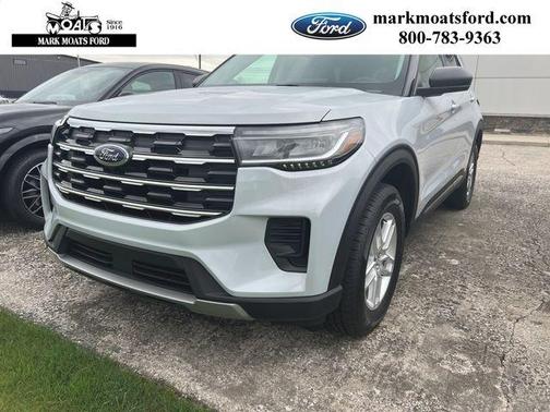 Space White Metallic 2026 Ford Explorer Active