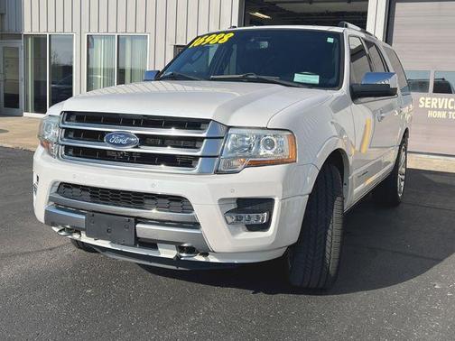 White 2017 Ford Expedition Platinum