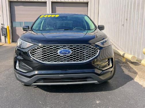 Black Metallic 2024 Ford Edge SEL
