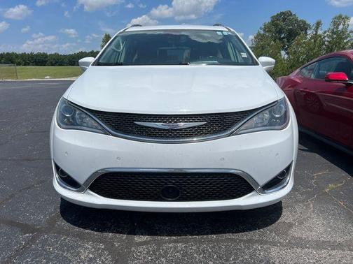 Bright White Clearcoat 2020 Chrysler Pacifica Touring-L Plus