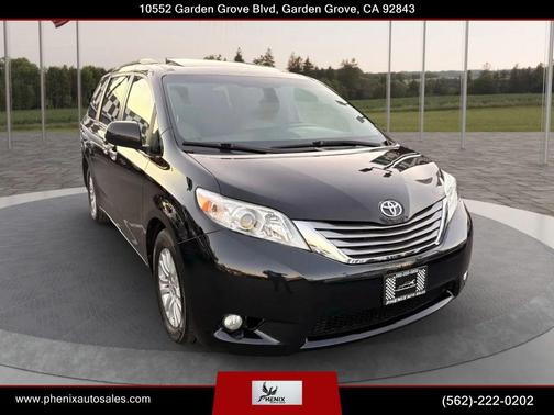 Midnight Black Metallic 2016 Toyota Sienna XLE