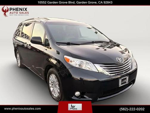 Midnight Black Metallic 2016 Toyota Sienna XLE