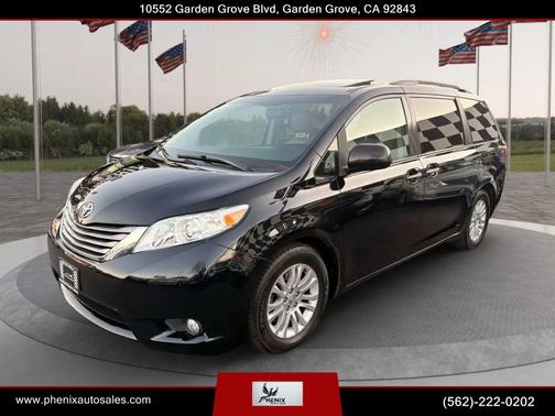 Midnight Black Metallic 2016 Toyota Sienna XLE