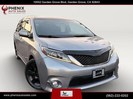 Silver Sky Metallic 2015 Toyota Sienna SE