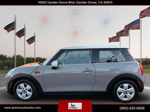 Moonwalk Gray Metallic 2014 MINI Hardtop Cooper