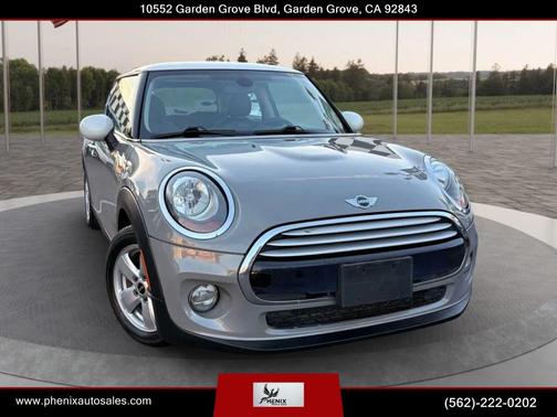 Moonwalk Gray Metallic 2014 MINI Hardtop Cooper