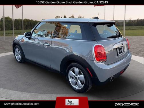 Moonwalk Gray Metallic 2014 MINI Hardtop Cooper