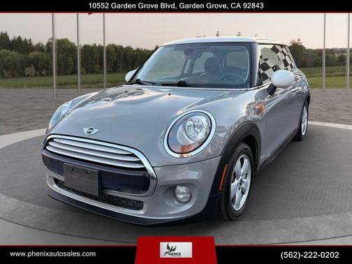 Moonwalk Gray Metallic 2014 MINI Hardtop Cooper