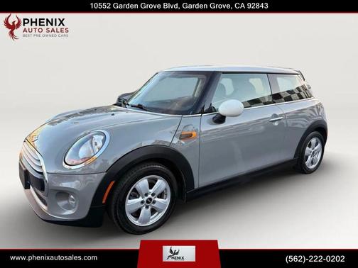 Moonwalk Gray Metallic 2014 MINI Hardtop Cooper