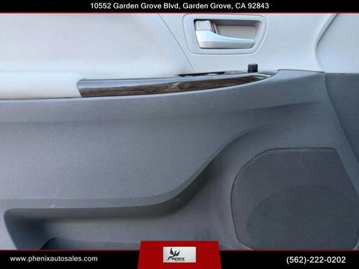 Blizzard Pearl 2015 Toyota Sienna XLE