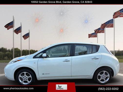 Glacier Pearl 2012 Nissan Leaf SV