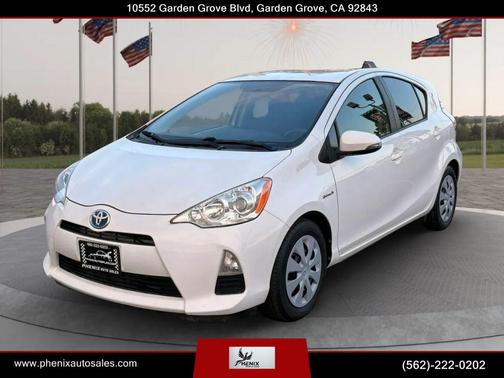 Super White 2012 Toyota Prius c Three