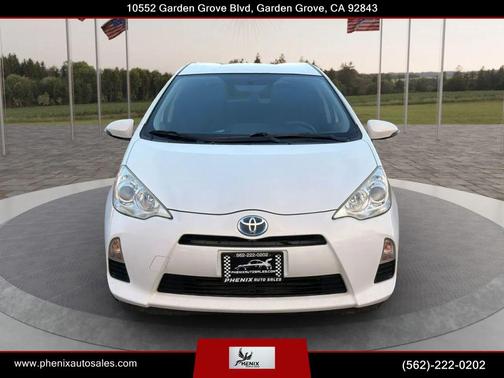 Super White 2012 Toyota Prius c Three