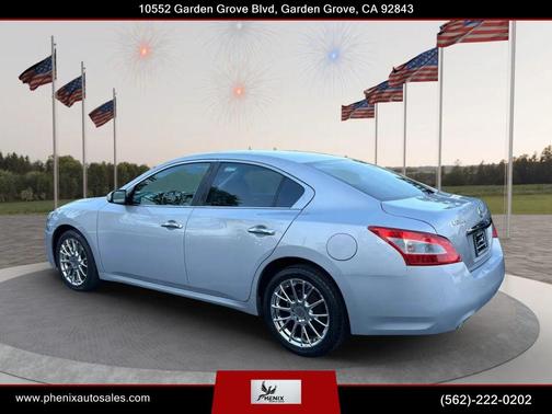 Brilliant Silver Metallic 2011 Nissan Maxima S