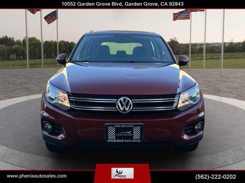Wild Cherry Metallic 2013 Volkswagen Tiguan 2.0T SE 4MOTION