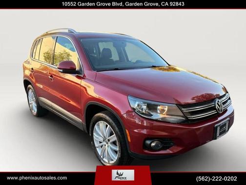 Wild Cherry Metallic 2013 Volkswagen Tiguan 2.0T SE 4MOTION