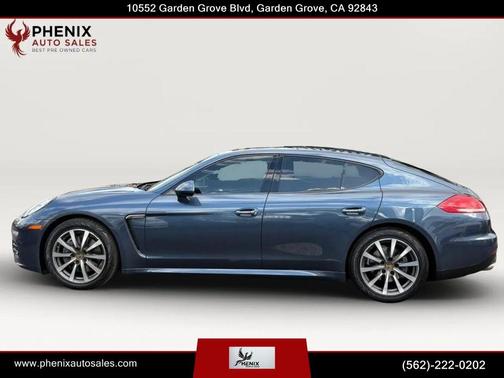 Yachting Blue Metallic 2015 Porsche Panamera 4