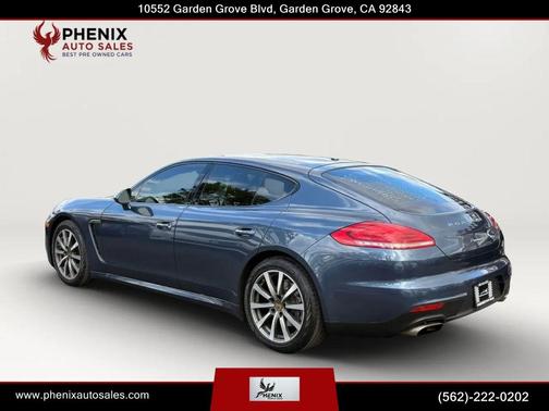 Yachting Blue Metallic 2015 Porsche Panamera 4