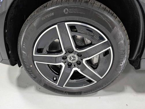 2026 Mercedes-Benz GLC 300 