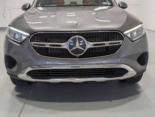 Selenite Grey Metallic 2023 Mercedes-Benz GLC 300 4MATIC