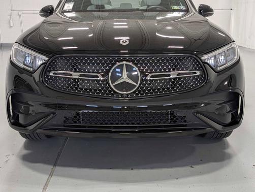 2025 Mercedes-Benz GLC 300