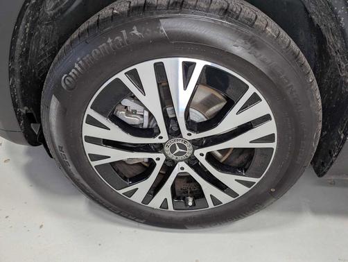 2025 Mercedes-Benz GLB 250 