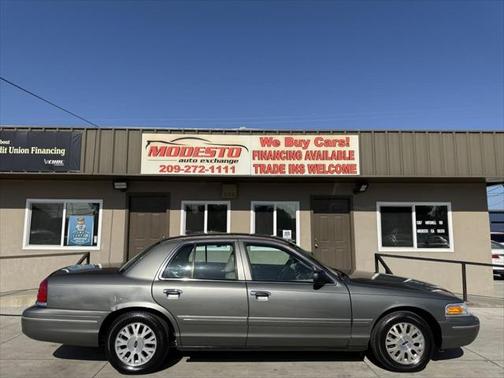 2004 Ford Crown Victoria LX