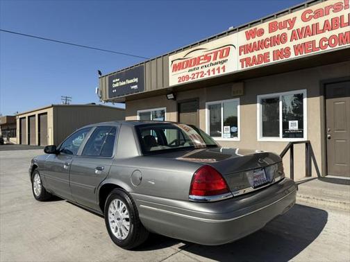 2004 Ford Crown Victoria LX