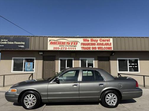 2004 Ford Crown Victoria LX