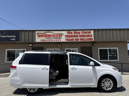 2011 Toyota Sienna XLE