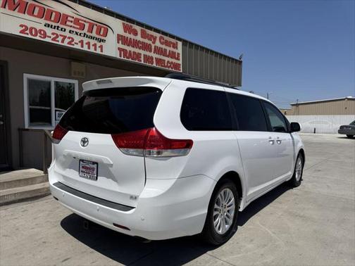 2011 Toyota Sienna XLE