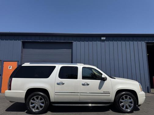 2010 GMC Yukon XL Denali