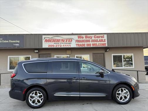 2020 Chrysler Pacifica Touring L