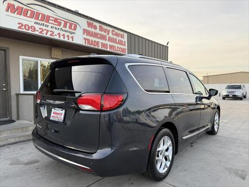 2020 Chrysler Pacifica Touring L