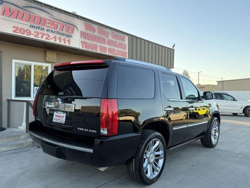 2010 Cadillac Escalade Platinum Edition