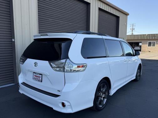 2015 Toyota Sienna SE Premium