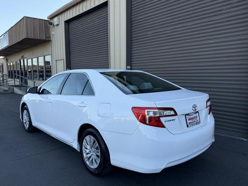 2014 Toyota Camry LE