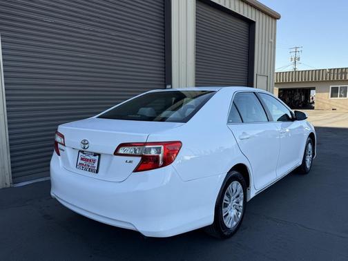 2014 Toyota Camry LE