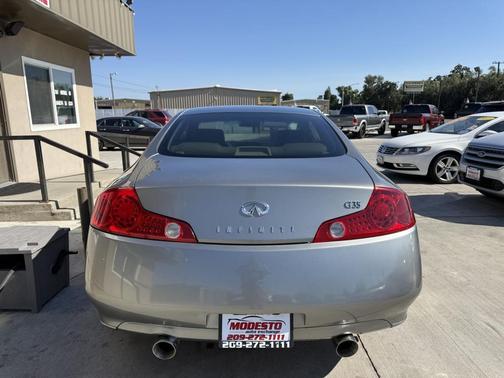 Gray 2005 INFINITI G35 Base